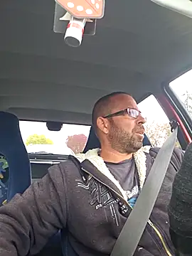 Snapshot of Thomas043 chatting on November 2, 11:12 am Thomas043 online show from November 2, 11:12 am