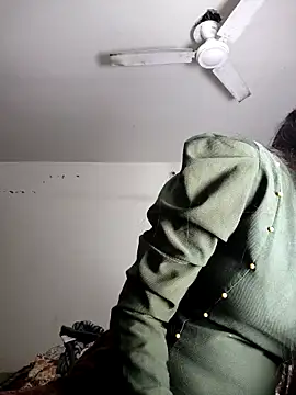 cute radhikaa online show from February 3, 4:21 am