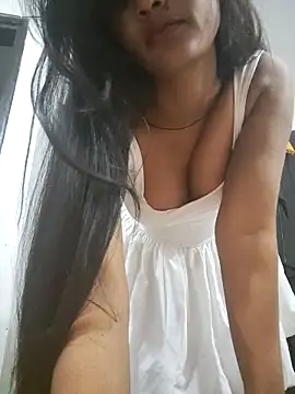 Snapshot of cute_radhikaa chatting on April 4, 6:05 pm cute radhikaa online show from April 4, 6:05 pm
