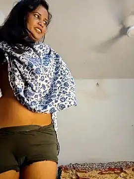 Snapshot of cute_radhikaa chatting on April 5, 9:17 am cute radhikaa online show from April 5, 9:17 am