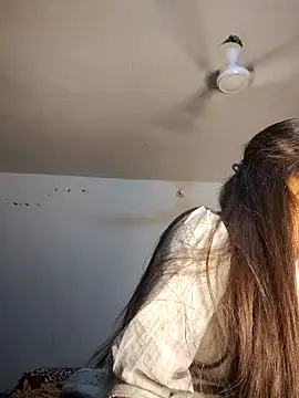 Snapshot of cute_radhikaa chatting on April 9, 7:19 pm cute radhikaa online show from April 9, 7:19 pm