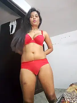 Snapshot of cute_radhikaa chatting on April 16, 9:39 pm cute radhikaa online show from April 16, 9:39 pm