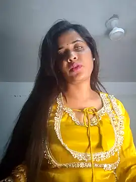 Snapshot of cute_radhikaa chatting on April 17, 8:12 pm cute radhikaa online show from April 17, 8:12 pm