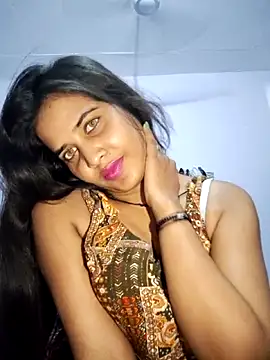 Snapshot of cute_radhikaa chatting on June 8, 9:31 am cute radhikaa online show from June 8, 9:31 am