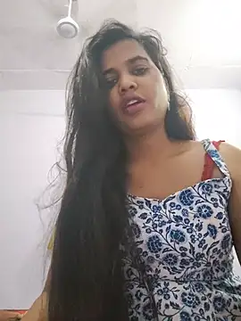 Snapshot of cute_radhikaa chatting on July 14, 7:24 am cute radhikaa online show from July 14, 7:24 am