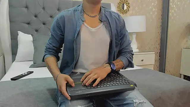 Snapshot of ZoeKrug chatting on September 12, 12:16 pm ZoeKrug online show from September 12, 12:16 pm