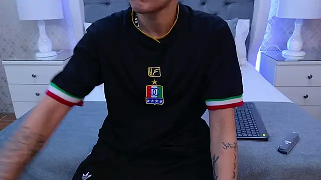 ZoeKrug online show from November 20, 11:54 am