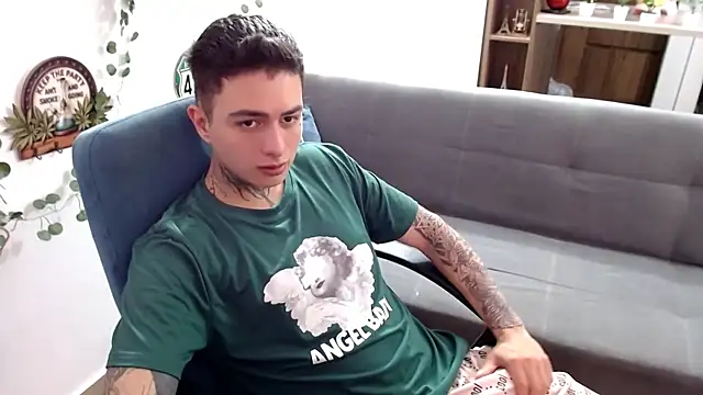 Snapshot of santii_ss chatting on March 30, 3:02 pm santii ss online show from March 30, 3:02 pm