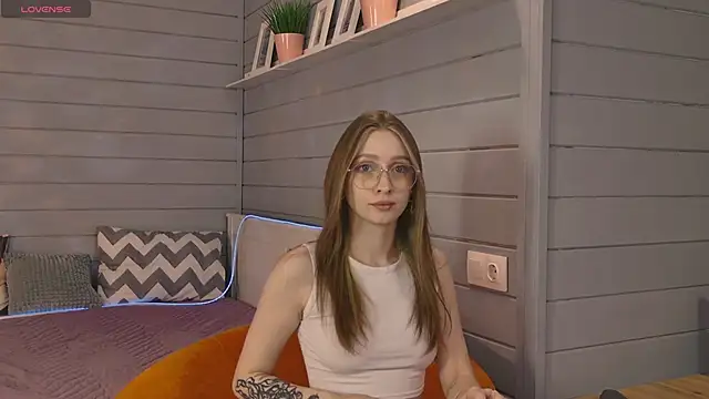 Vikki wyye online show from October 4, 3:26 am