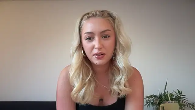 Kitty Swetty online show from May 21, 7:10 pm