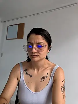 Coralinne   online show from May 2, 4:45 pm