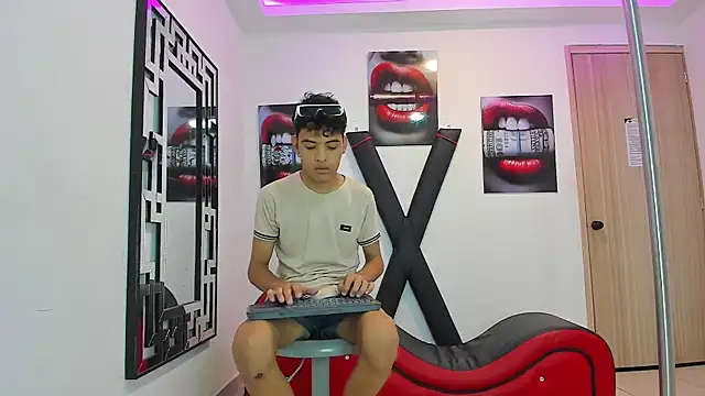IMPERIAL GUYS01 online show from September 10, 2:33 am