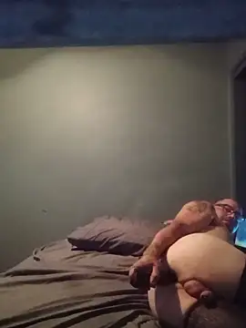 Snapshot of Crossedsissy chatting on June 17, 6:49 am Crossedsissy online show from June 17, 6:49 am