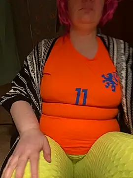 Snapshot of FetishIris chatting on October 2, 3:46 am FetishIris online show from October 2, 3:46 am