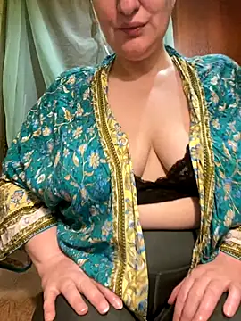 Snapshot of FetishIris chatting on October 22, 5:56 pm FetishIris online show from October 22, 5:56 pm