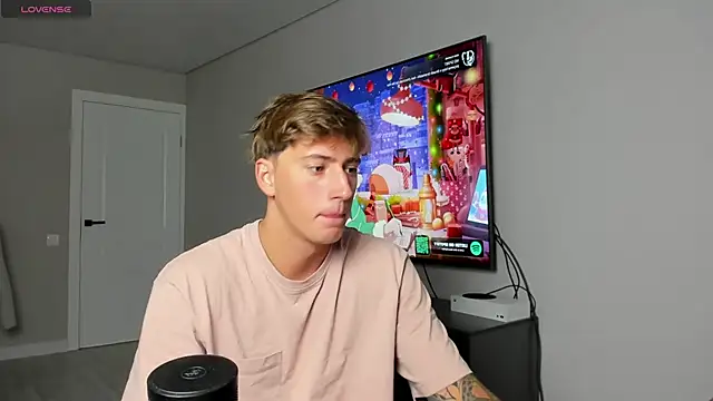 DaniHort online show from December 15, 9:02 am