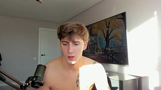 Snapshot of DaniHort chatting on February 14, 8:55 am DaniHort online show from February 14, 8:55 am