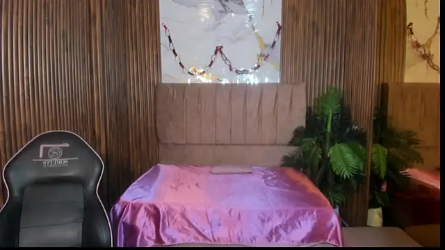 juanita tay online show from April 1, 11:44 am