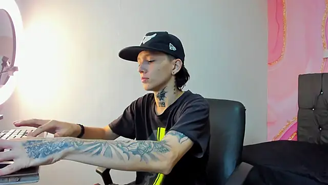 StraightBoy Nick online show from October 8, 9:45 pm