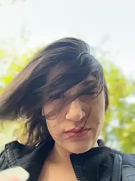 ScarletBloom  online show from April 26, 4:04 pm