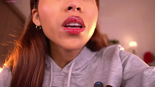 violeth     online show from December 19, 1:18 pm