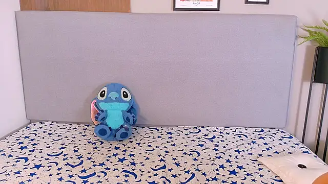 Snapshot of MeghanMure chatting on February 26, 3:38 am MeghanMure online show from February 26, 3:38 am