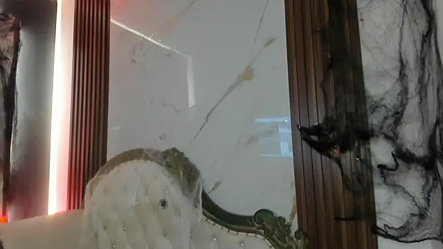 CoralieBronson online show from October 26, 12:11 pm