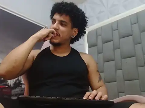 Xfire boy69 online show from February 16, 5:31 pm