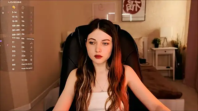 Snapshot of Kimmie_shine chatting on June 6, 2:33 pm Kimmie shine online show from June 6, 2:33 pm