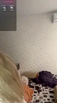 Snapshot of Monahosks chatting on February 22, 9:30 am Monahosks online show from February 22, 9:30 am