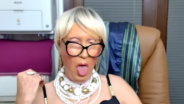 ROBY SWEETHOT online show from October 27, 11:09 pm