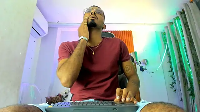 Darwin mayo online show from November 15, 5:31 pm