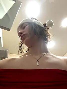 Snapshot of ZariaFlame chatting on December 22, 11:24 pm ZariaFlame online show from December 22, 11:24 pm