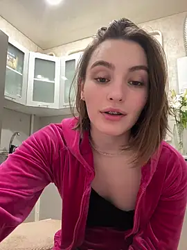 Snapshot of ZariaFlame chatting on February 15, 10:39 pm ZariaFlame online show from February 15, 10:39 pm