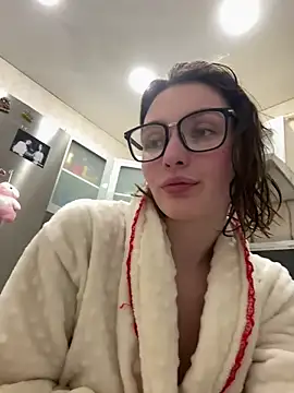 Snapshot of ZariaFlame chatting on February 19, 10:39 pm ZariaFlame online show from February 19, 10:39 pm