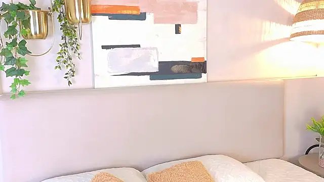 Snapshot of LanaRozz chatting on November 14, 7:34 pm LanaRozz online show from November 14, 7:34 pm