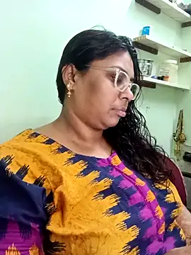 zara-mallus online show from October 2, 5:42 pm