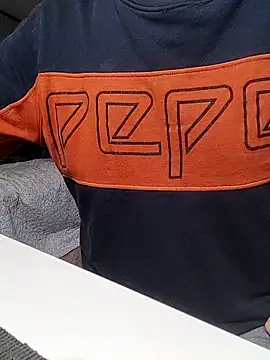 Snapshot of french_male_whore@xh chatting on December 20, 8:32 am french male whorexh online show from December 20, 8:32 am