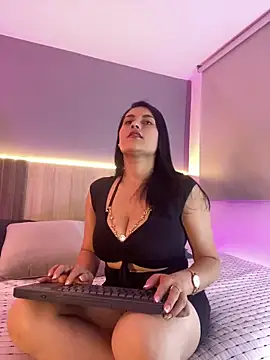 Atenea Clerk online show from April 15, 2:02 pm