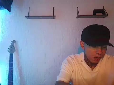 Snapshot of Marcus_bell chatting on October 10, 2:54 am Marcus bell online show from October 10, 2:54 am