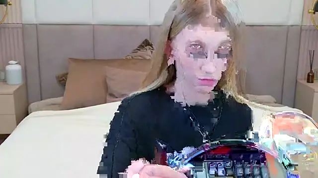 KellyBradford online show from September 20, 5:41 am