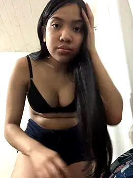 Snapshot of ashleyy20 chatting on November 5, 7:36 pm ashleyy20 online show from November 5, 7:36 pm