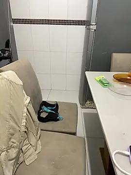 Snapshot of Mirella_Oliveira chatting on October 23, 10:30 pm Mirella Oliveira online show from October 23, 10:30 pm