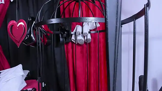 Snapshot of LiliThara chatting on February 14, 6:43 am LiliThara online show from February 14, 6:43 am