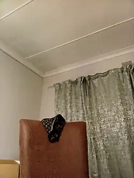 Snapshot of BlamedSimple chatting on December 21, 8:05 pm BlamedSimple online show from December 21, 8:05 pm