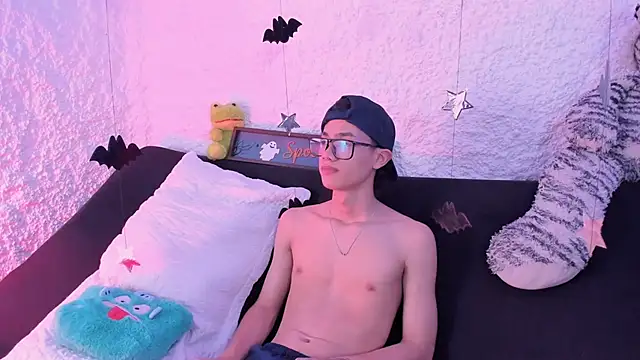 thiago kinghot online show from October 7, 12:13 pm