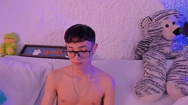 thiago kinghot online show from November 4, 3:49 am