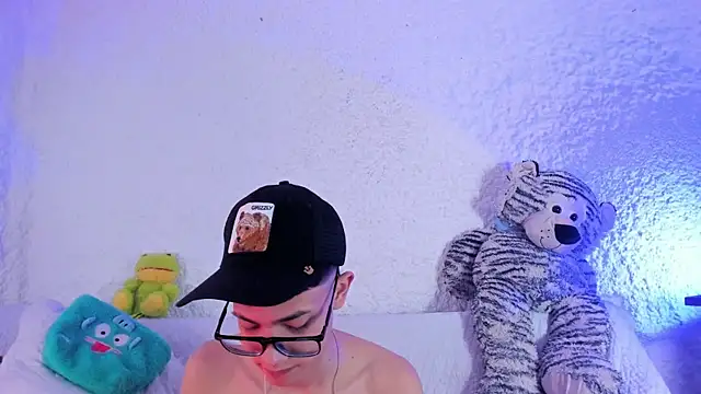 thiago kinghot online show from November 13, 12:37 pm