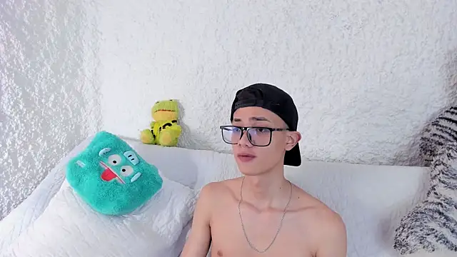 thiago kinghot online show from November 14, 1:10 pm