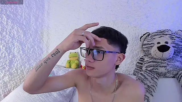 thiago kinghot online show from November 17, 12:11 pm